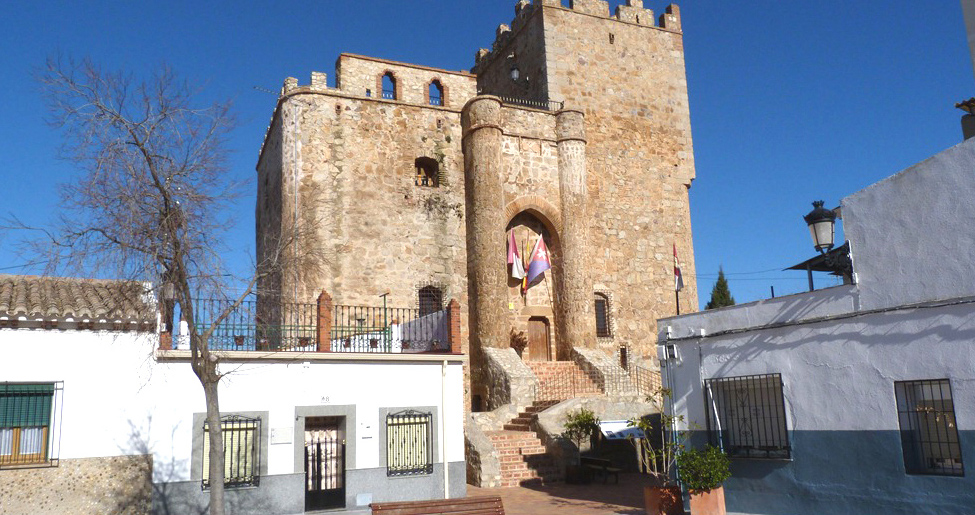 Resultado de imagen de castillo de manzaneque