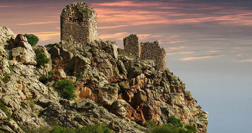 Resultado de imagen de castillo de peÃ±as negras mora