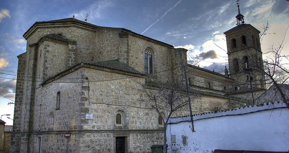 Iglesia de San Pedro Apstol en Novs 