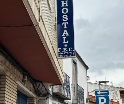 HOSTAL FBC Letrero indicativo