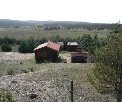 La Canadiense Log Cabin exterior