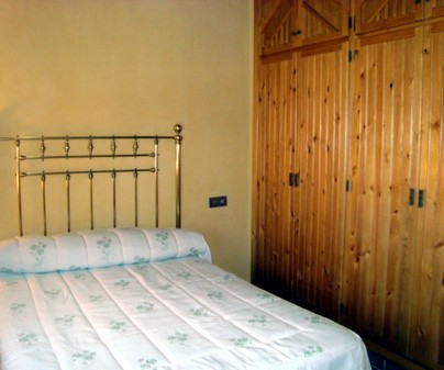 Habitacin Amarilla Apartamentos El Fresno