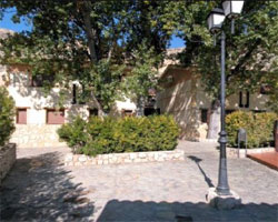 Apartamentos Tursticos Los OLivos, en Alcal del Jcar (Albacete)