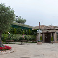 Restaurante Cigarral de Hierbabuena, jardin de entrada al comedor