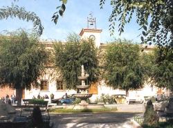 Plaza Mayor y Ayuntamiento de Pulgar