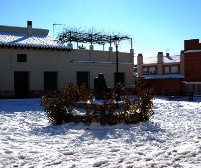 Plaza del Ayuntamiento Trtola de Henares (Guadalajara)